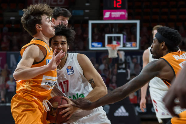 亚洲球员在 亚洲球员在