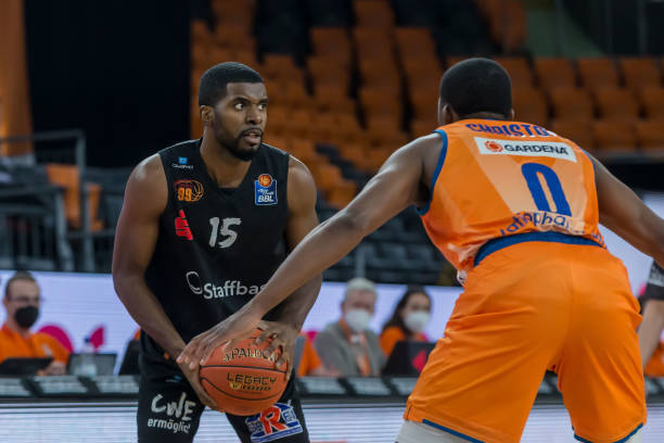 然而本赛季 然而本赛季